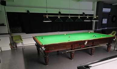 Klubin snooker pöytä
